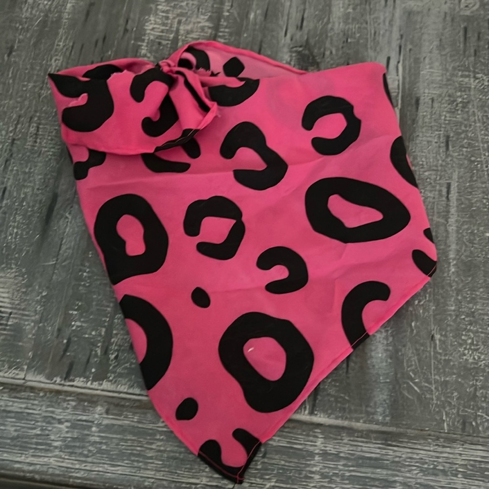 Dog pink leopard bandana